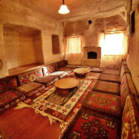 Cave Seasons Deluxe Goreme