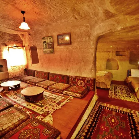 Cave Seasons Deluxe Goreme