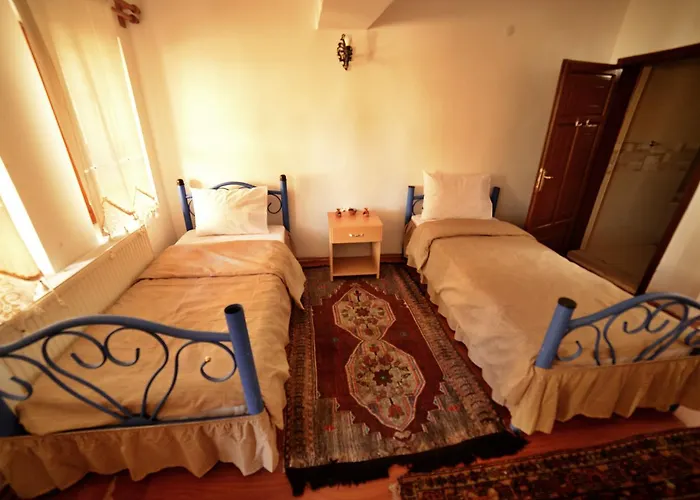 Cave Seasons Deluxe Bed & Breakfast