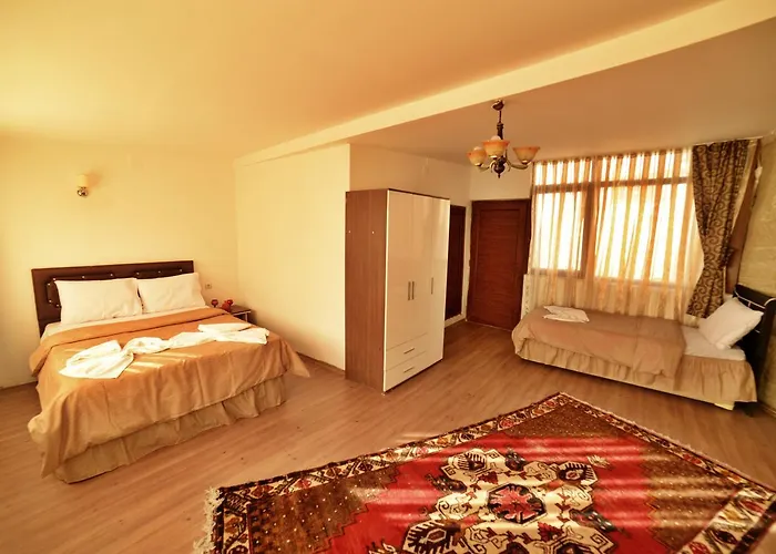 Cave Seasons Deluxe Goreme