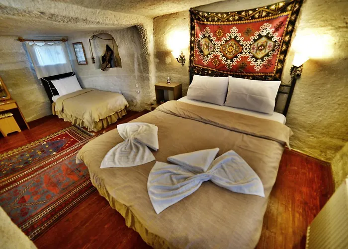 Cave Seasons Deluxe 2* גורמה