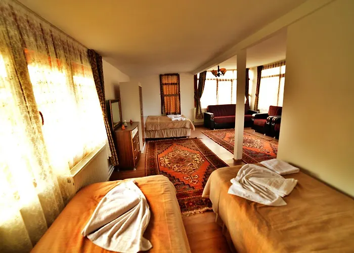 Cave Seasons Deluxe לינה וארוחת בוקר